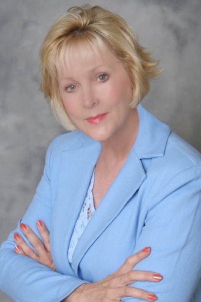 Evelyn Ray headshot